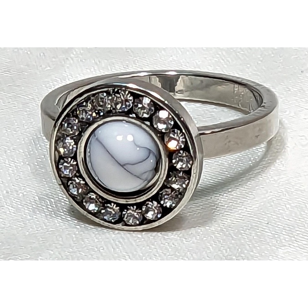 New Silver‎ Tone Cocktail Ring Womens Size 6.5 White Marbled Stone Rhinestones